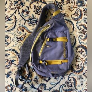 Patagonia 8L Atom Sling— very used